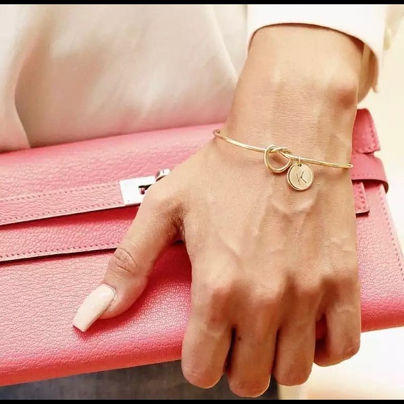 ❤️INITIAL BRACELET❤️ MORE INITIALS AVAILABLE - Picture 2 of 3